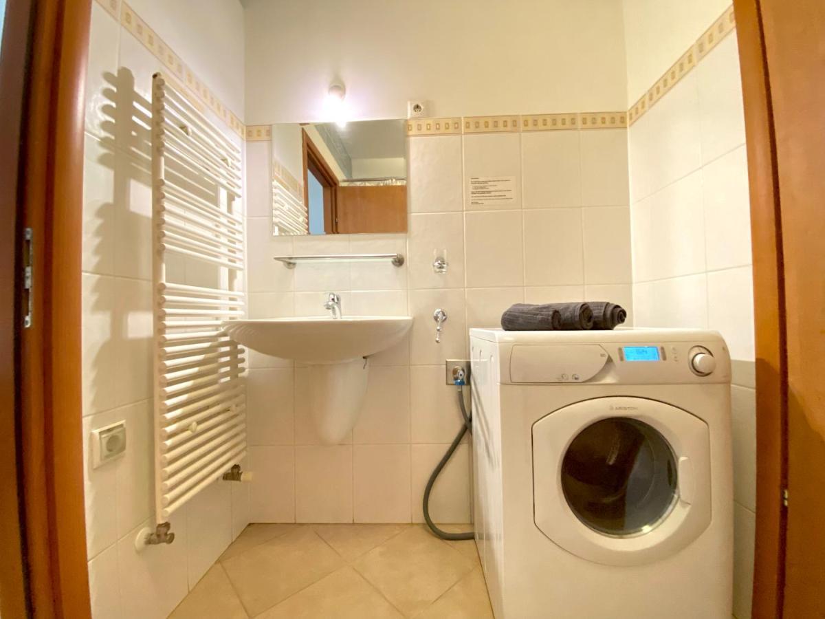 Downtown Vibe-Kiraly I Apts W Private Balcony Budapest Exterior photo