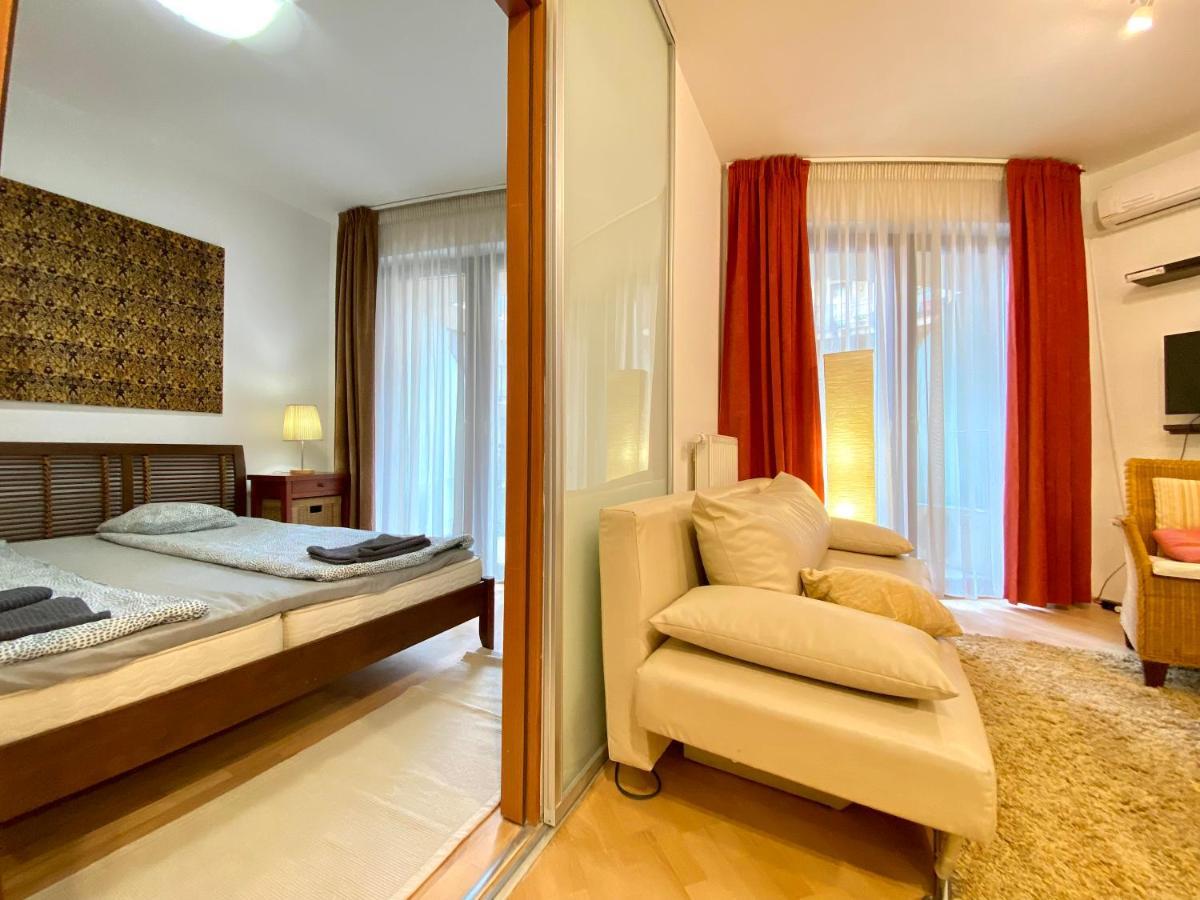 Downtown Vibe-Kiraly I Apts W Private Balcony Budapest Exterior photo