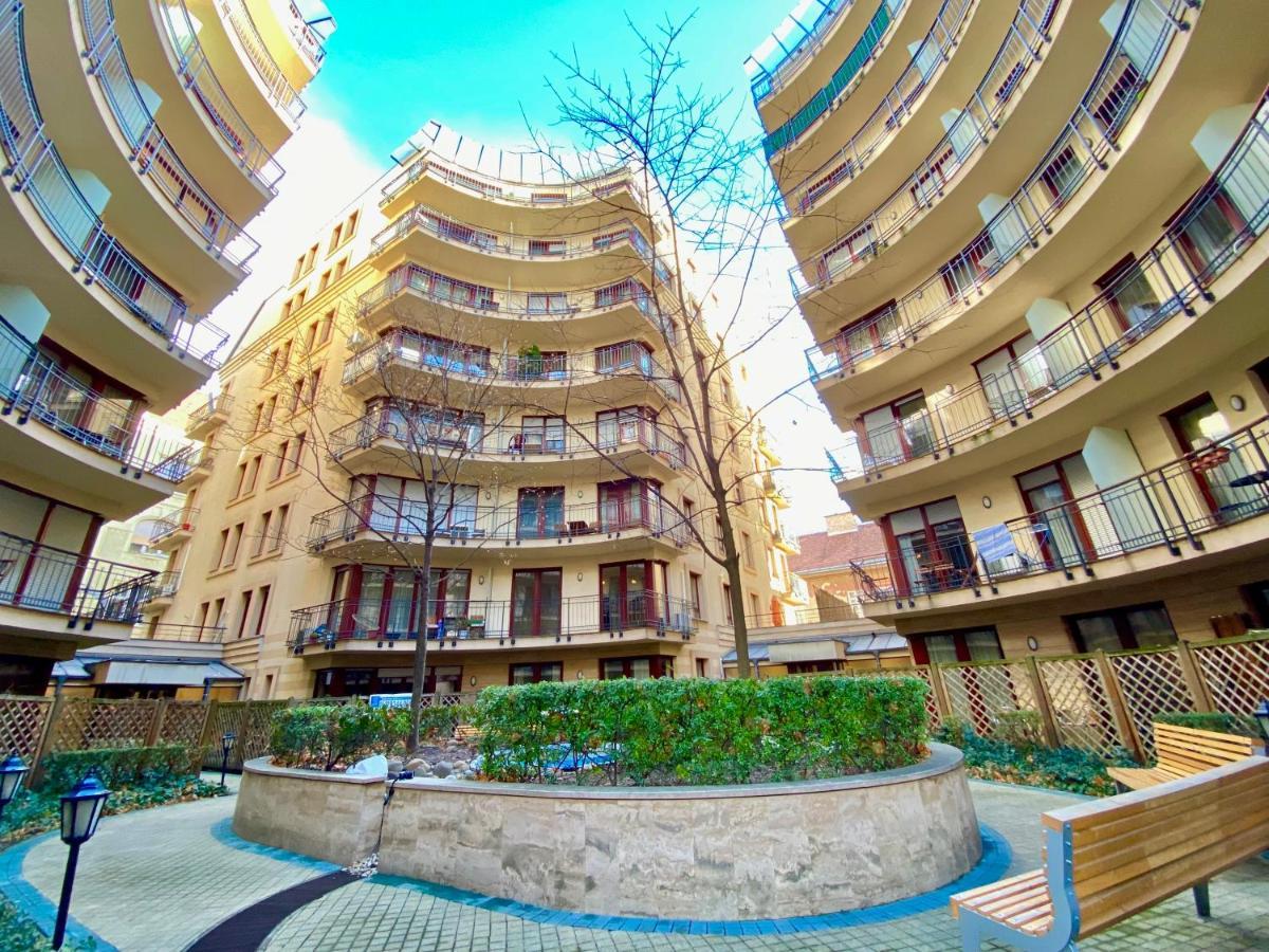 Downtown Vibe-Kiraly I Apts W Private Balcony Budapest Exterior photo